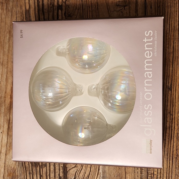 (2) sets of four Martha Stewart Everyday round venetian glass ornaments - Picture 2 of 5